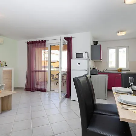 Beautiful In With Wifi Apartmán Čižići
